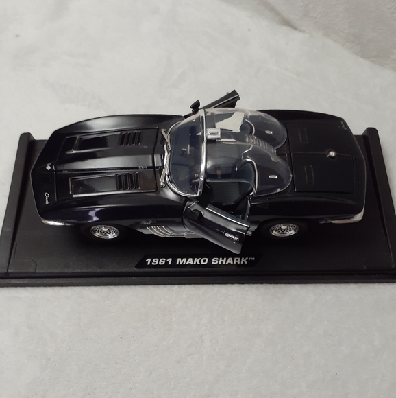 Vintage 1961 Mako Shark Corvette Collectible Model Car - Picture 4 of 7
